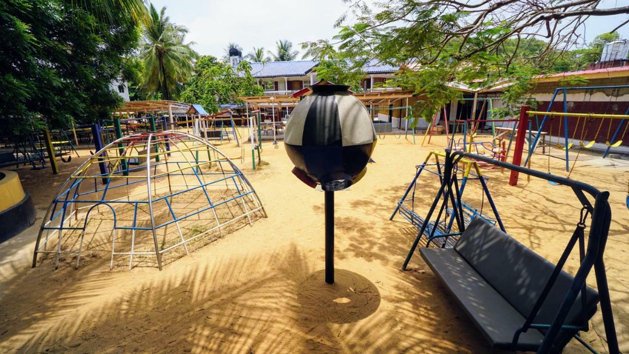 פריטאון The Family Kingdom Resort מראה חיצוני תמונה
